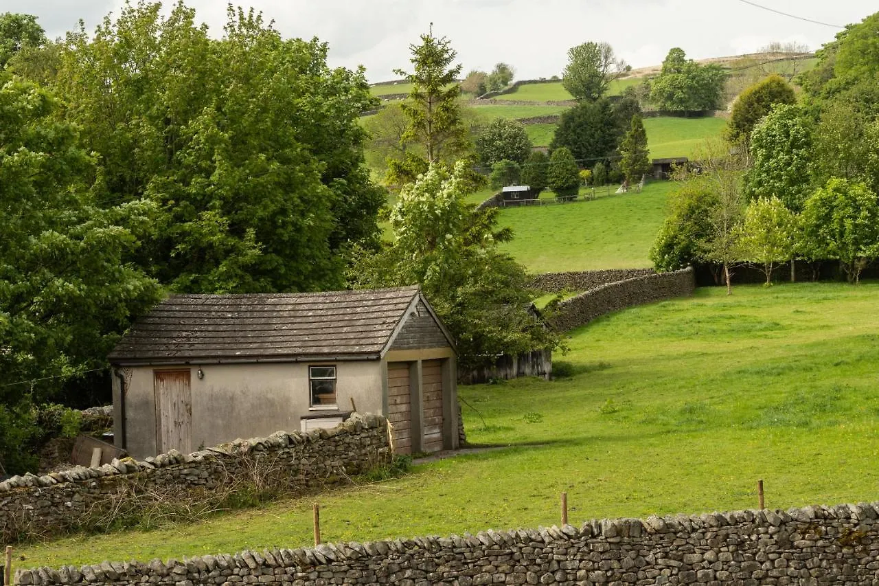 Maypole Inn Settle 3*,