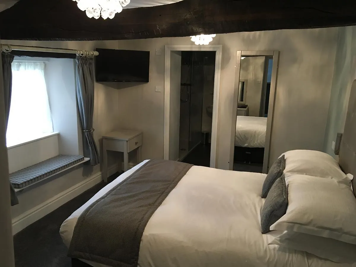 Maypole Inn Settle 3*,